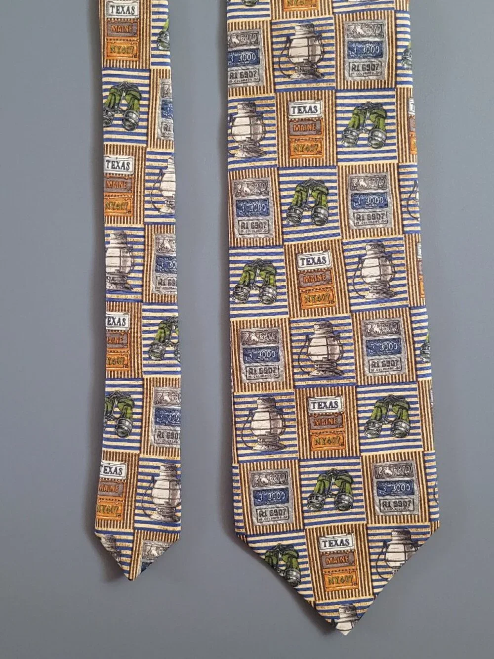 Structure Men's tie Binocular Lantern Traditional Texas Maine Homestead Tie